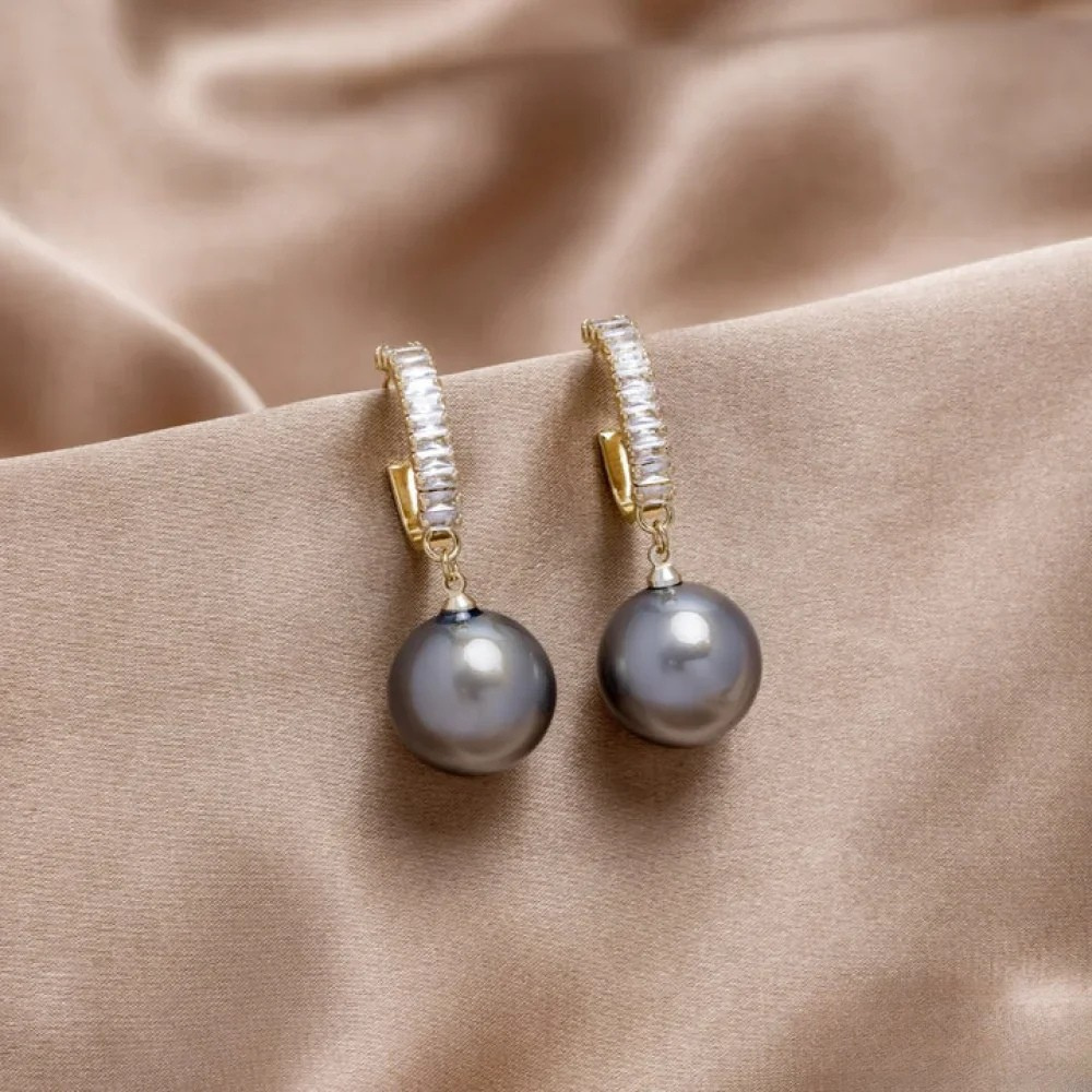 Talia | Elegant Earrings with Pearls and Zirconia