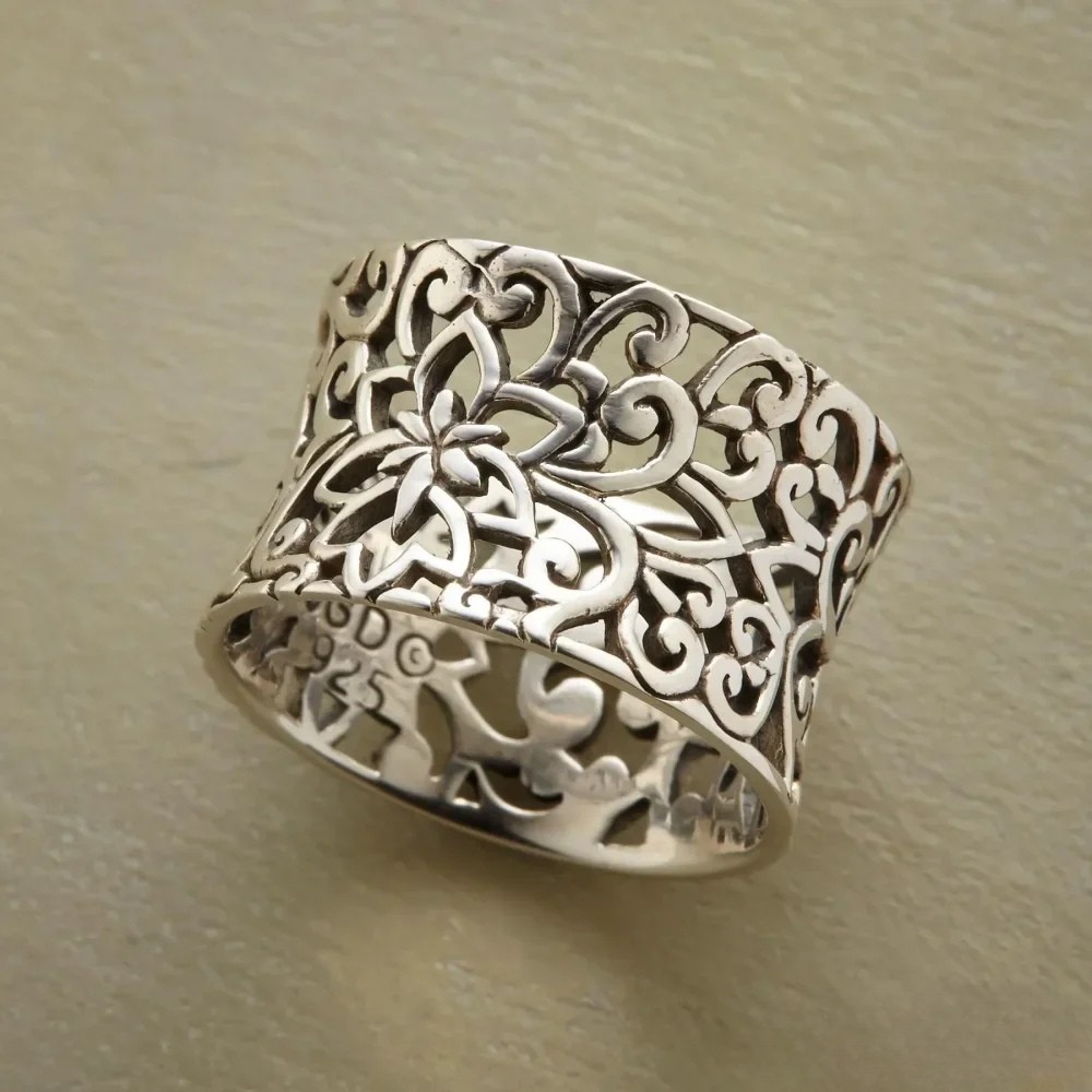 Talia | Antique Hollow Ring