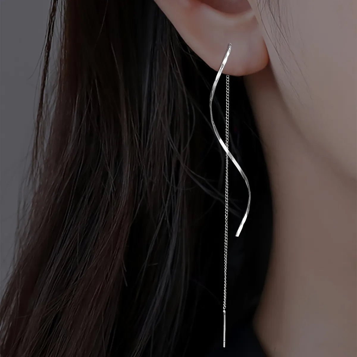 Talia | Long Earrings with Wavy Design