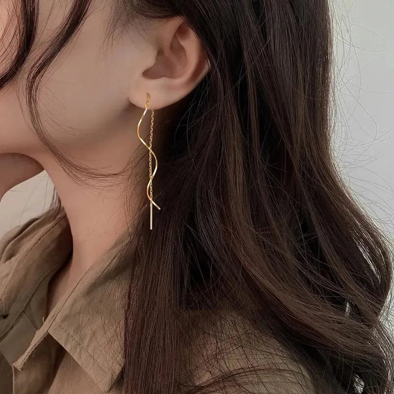 Talia | Long Earrings with Wavy Design