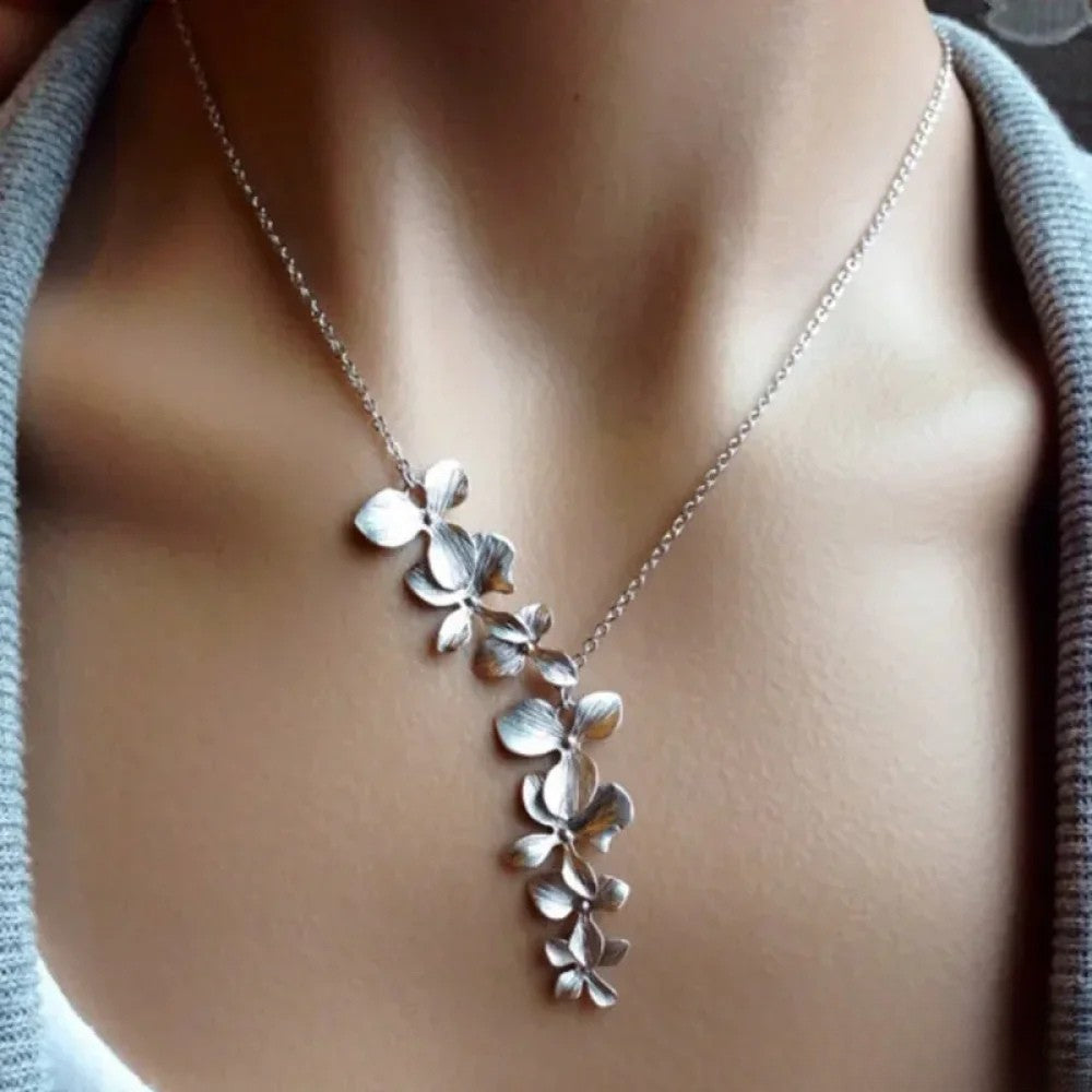 Talia | Antique Silver Floral Necklace