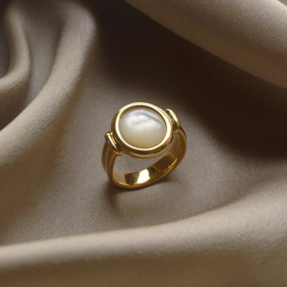 Talia | Elegant Pearl Ring