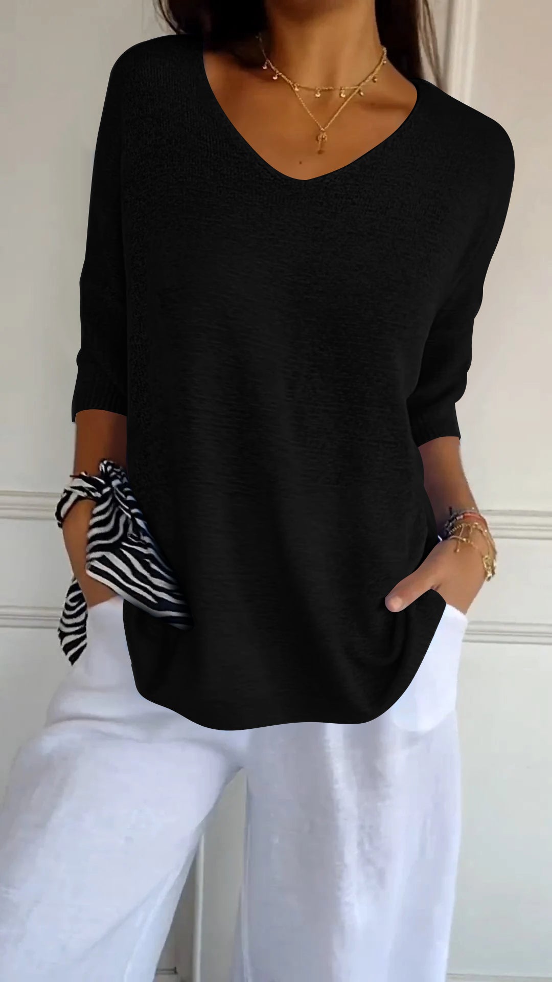 Talia | LILITH V-NECK KNIT TOP