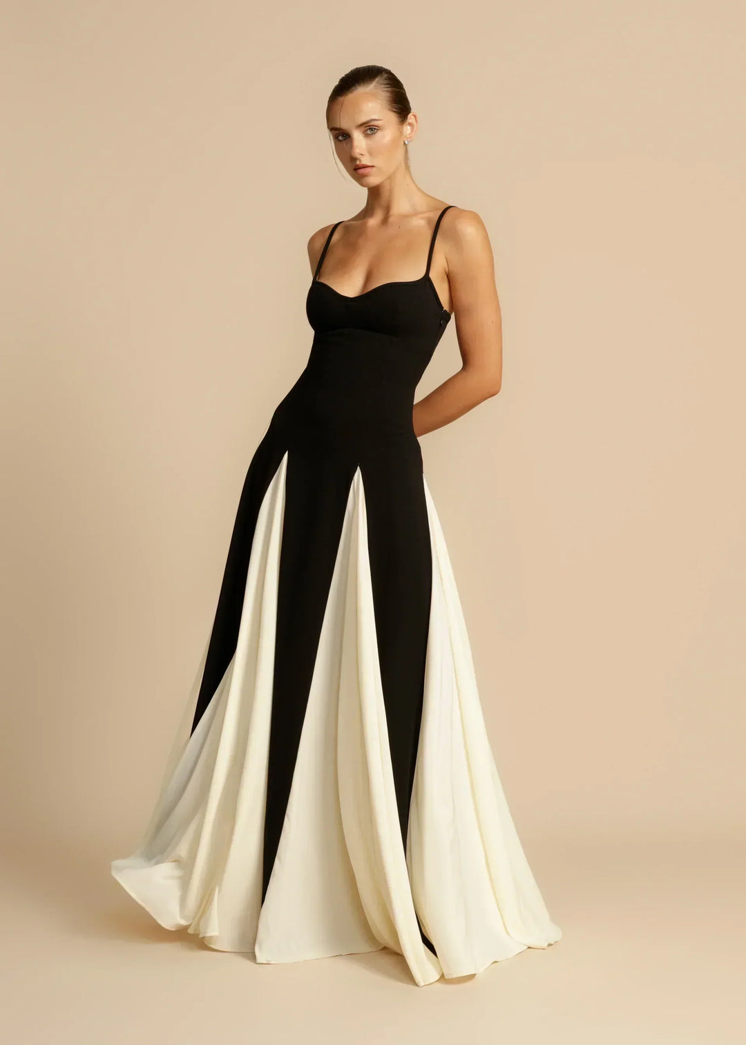 Talia | Elegant Contrast Ruffles Maxi Dress