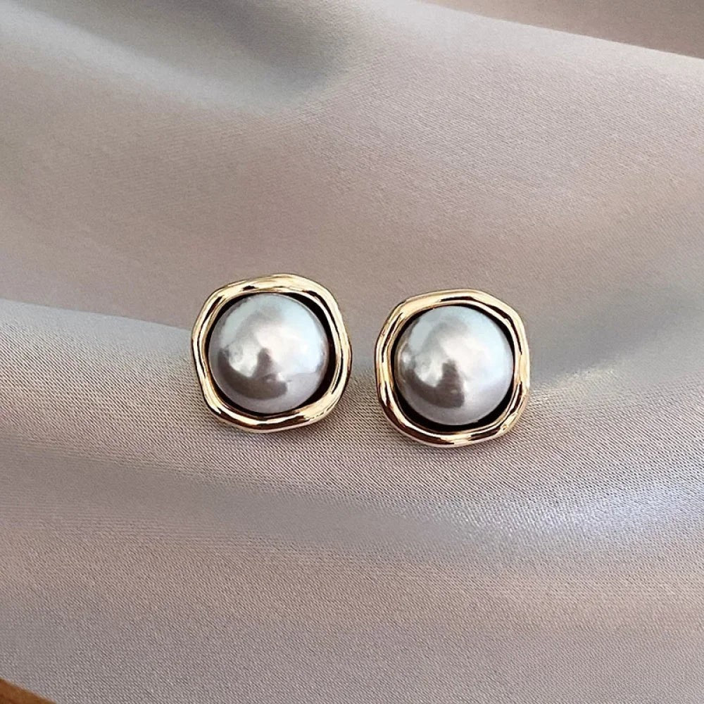 Talia | Stylish Black Pearl Earrings