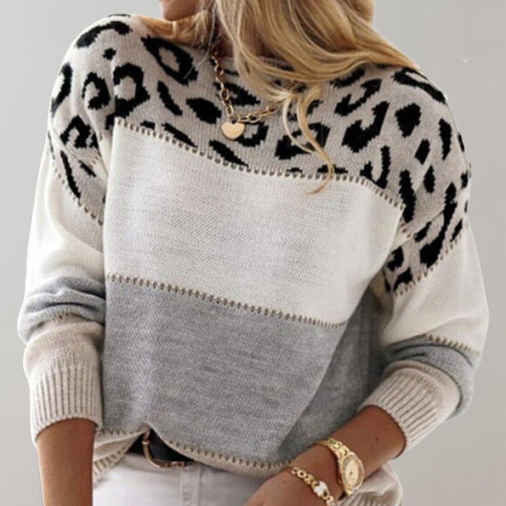 Talia | Casual Sweater with Leopard Design