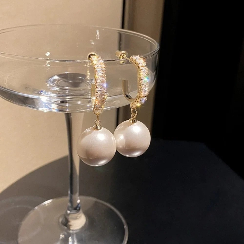 Talia | Elegant Earrings with Pearls and Zirconia