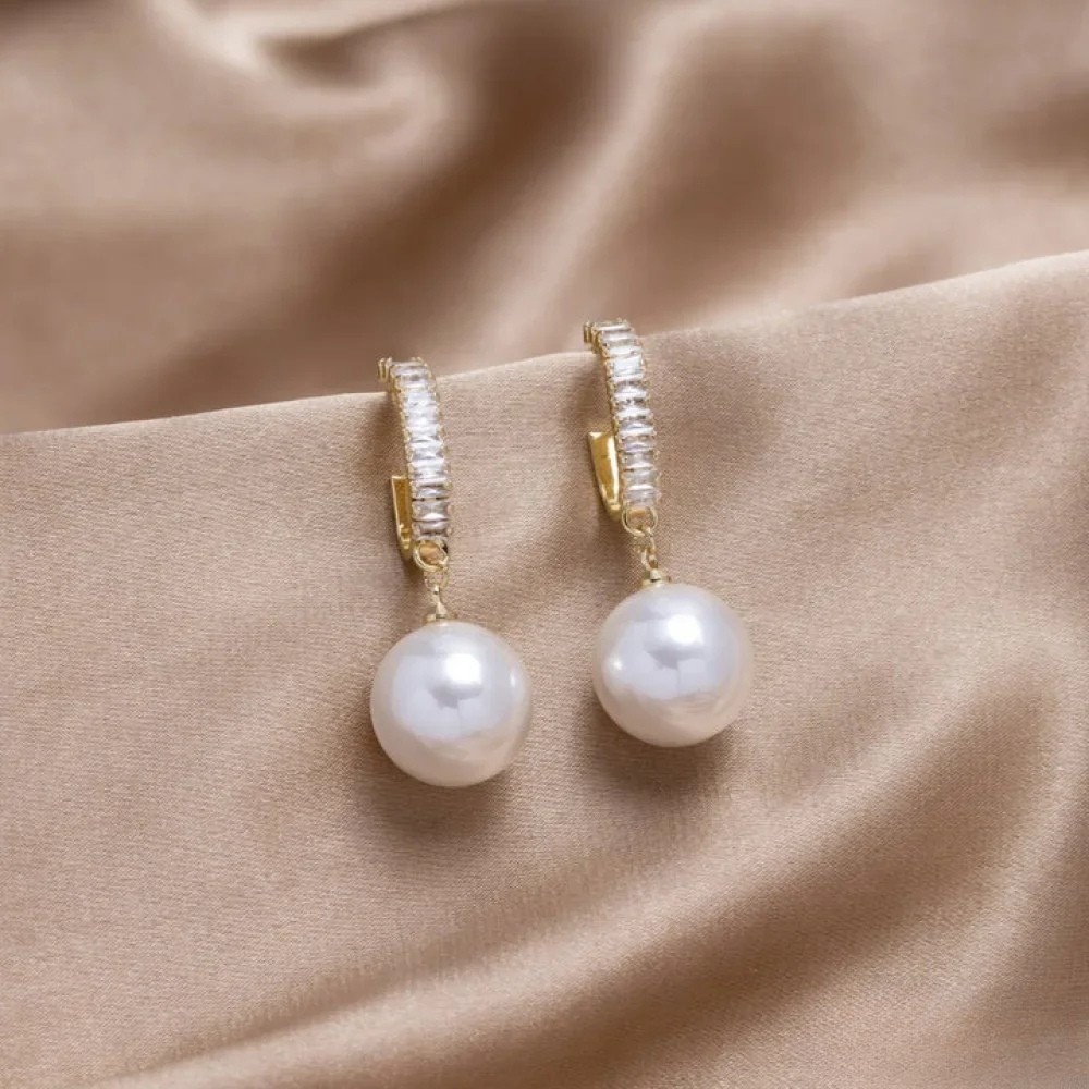 Talia | Elegant Earrings with Pearls and Zirconia