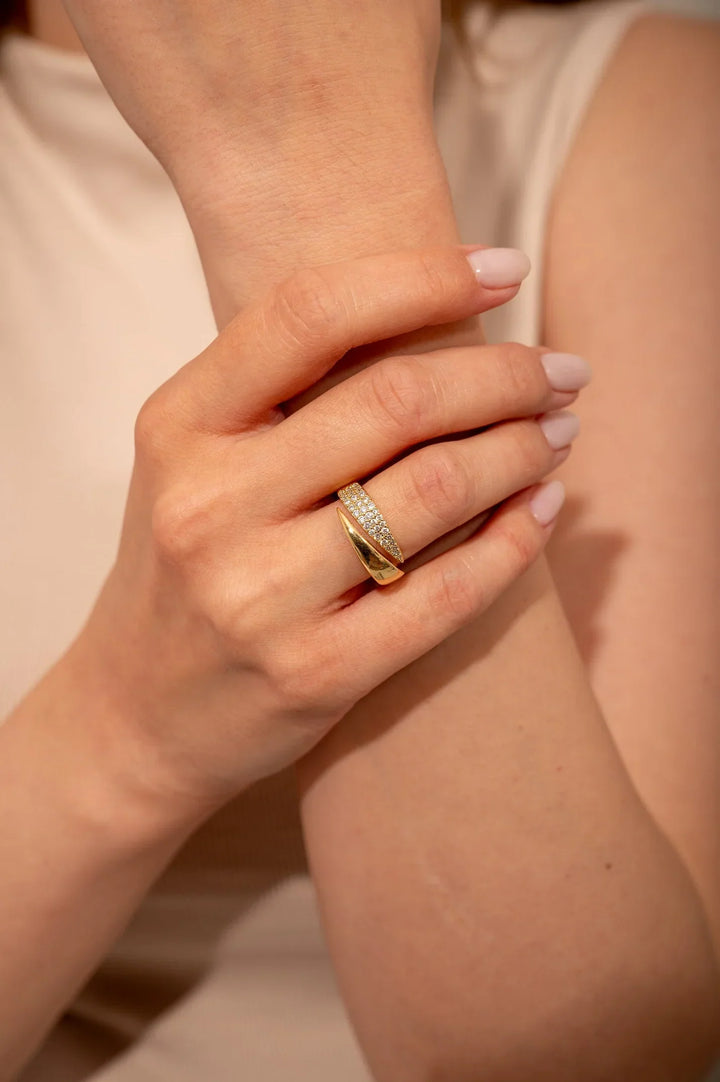 Talia | Elegant Gold Ring with Sparkling Stones