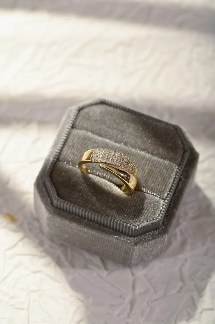 Talia | Elegant Gold Ring with Sparkling Stones