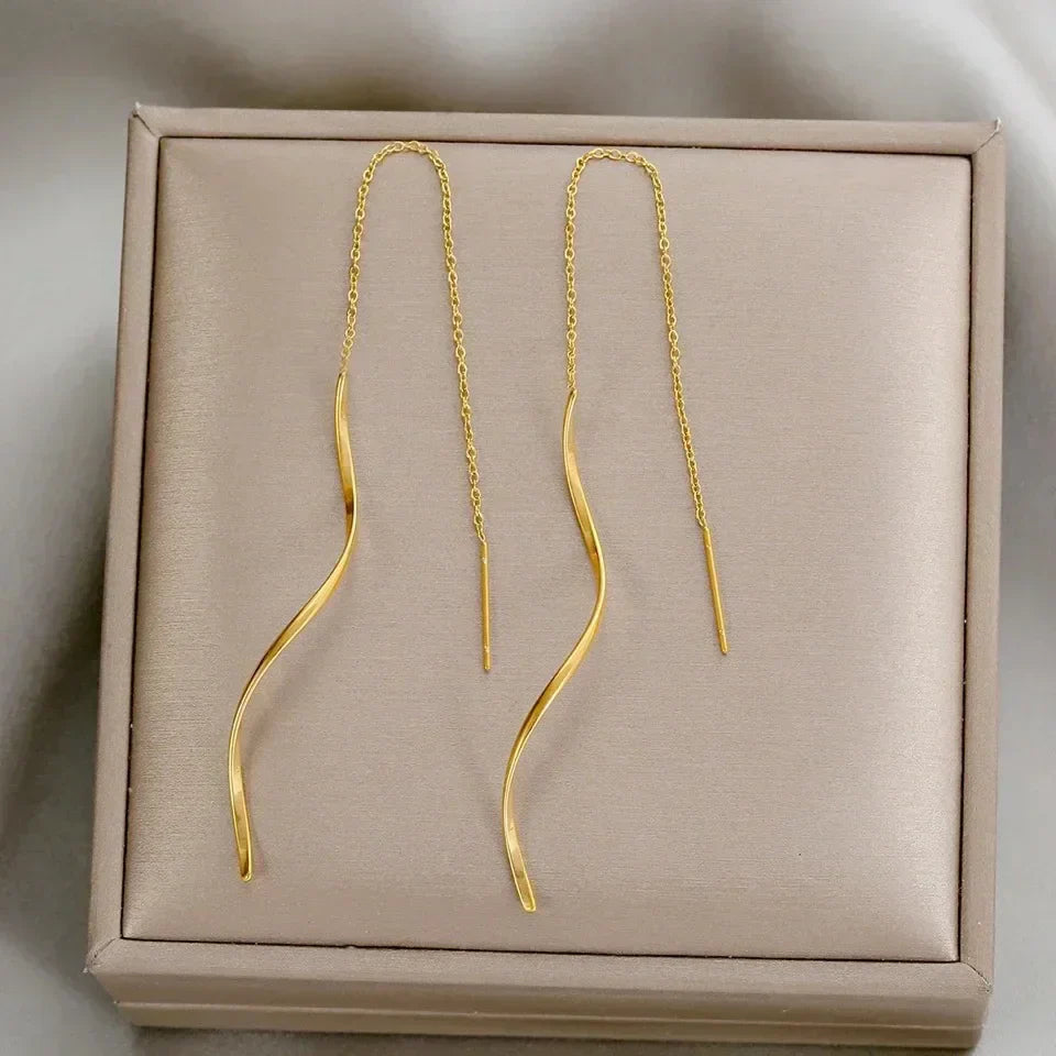Talia | Long Earrings with Wavy Design