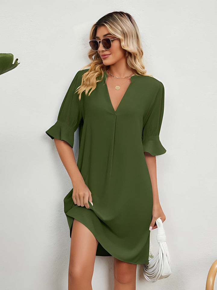 Talia | Loose V-Neck Pleated Solid Dress