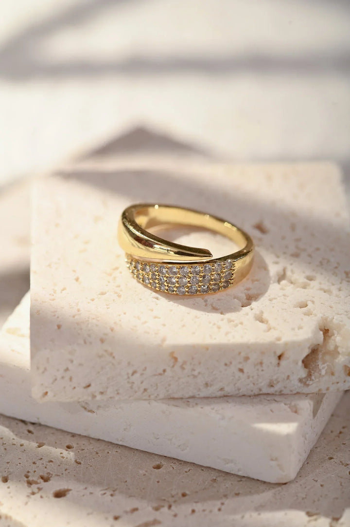 Talia | Elegant Gold Ring with Sparkling Stones
