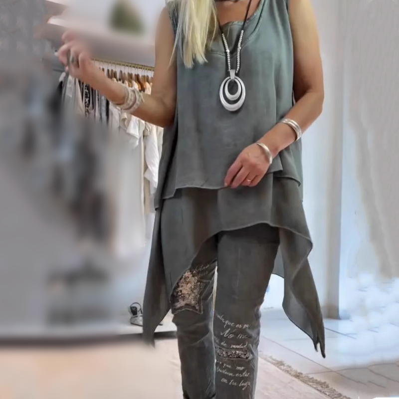 Talia | Two-Piece Set: Sleeveless Top and Printed Trousers