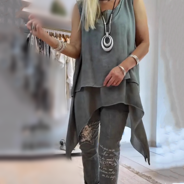 Talia | Two-Piece Set: Sleeveless Top and Printed Trousers